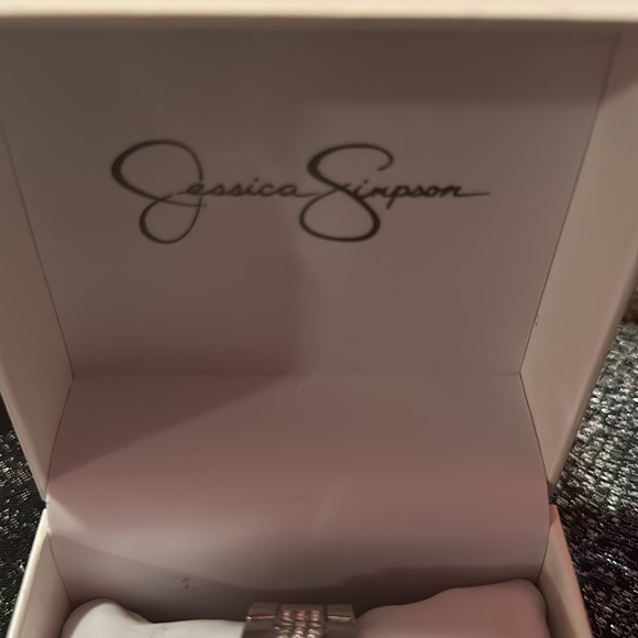 JESSICA SIMPSON BRACELET WATCH - Picture 2 of 4